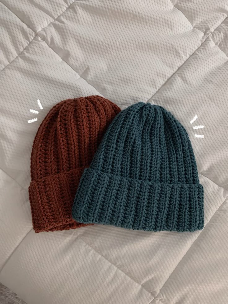 BONNET MODÈLE 1 — vue 2 sur 2